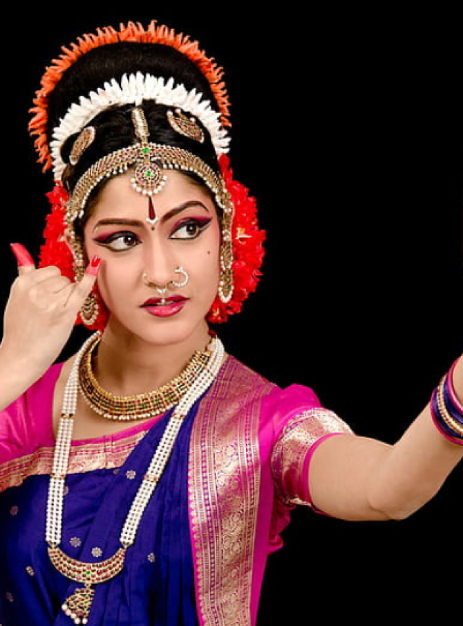 Kuchipudi dance accompaniments and costumes 2